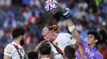 هالاند يطالب بونو حارس الهلال بالانضمام إلى مانشستر سيتي.. شاهد الفيديو