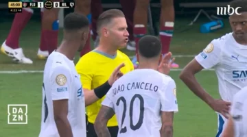إلغاء ركلة جزاء الهلال يشعل الجدل في نصف نهائي المونديال – شاهد الفيديو