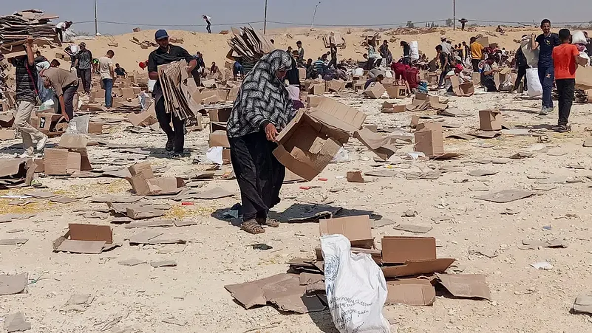 كارثة الجوع في غزة تتفاقم: تحذيرات الأونروا وسط إطلاق نار وسحق للمدنيين