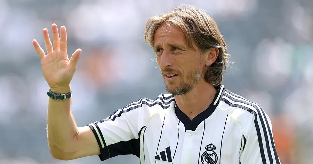 مودريتش إلى ميلان رسميًا.. أليغري يعلن انتقال النجم بعد رحيله عن ريال مدريد